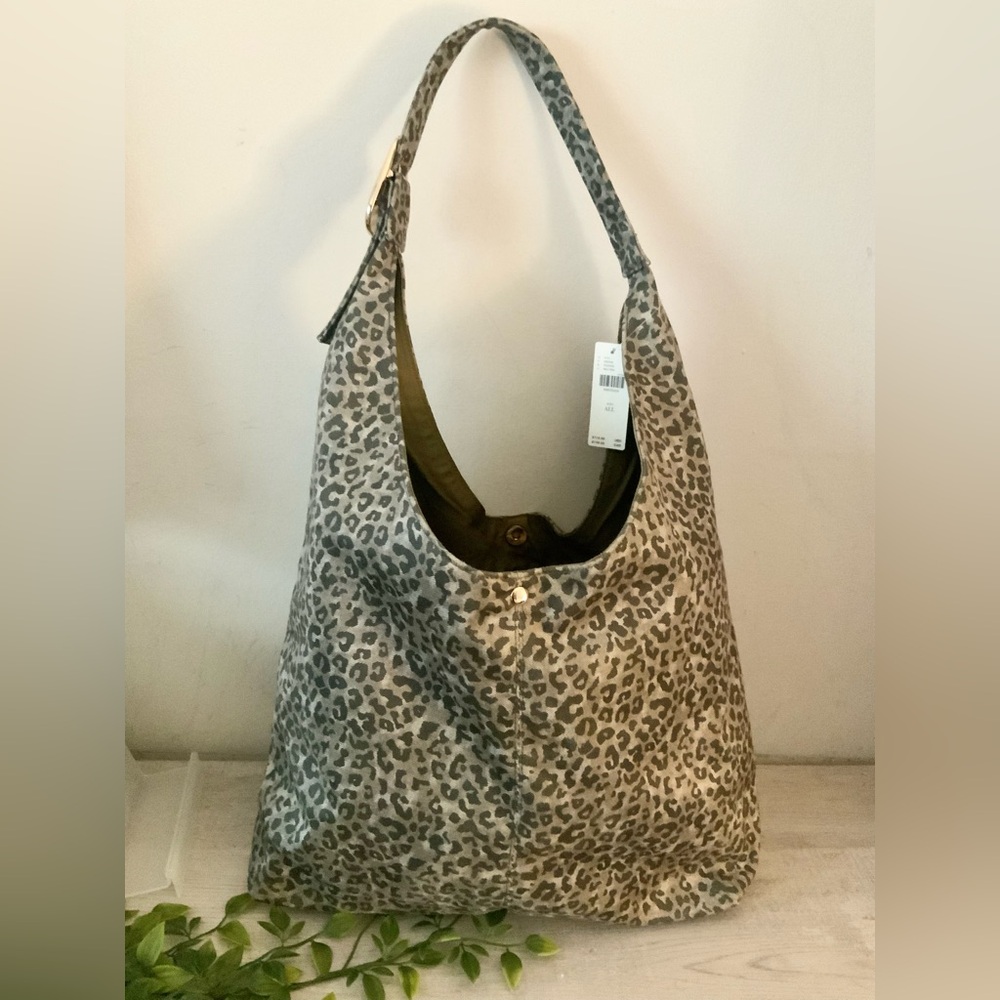 NWT ANTHROPOLOGIE LOVE KNOT SLOUCHY TOTE W/POUCH - Picture 2 of 12